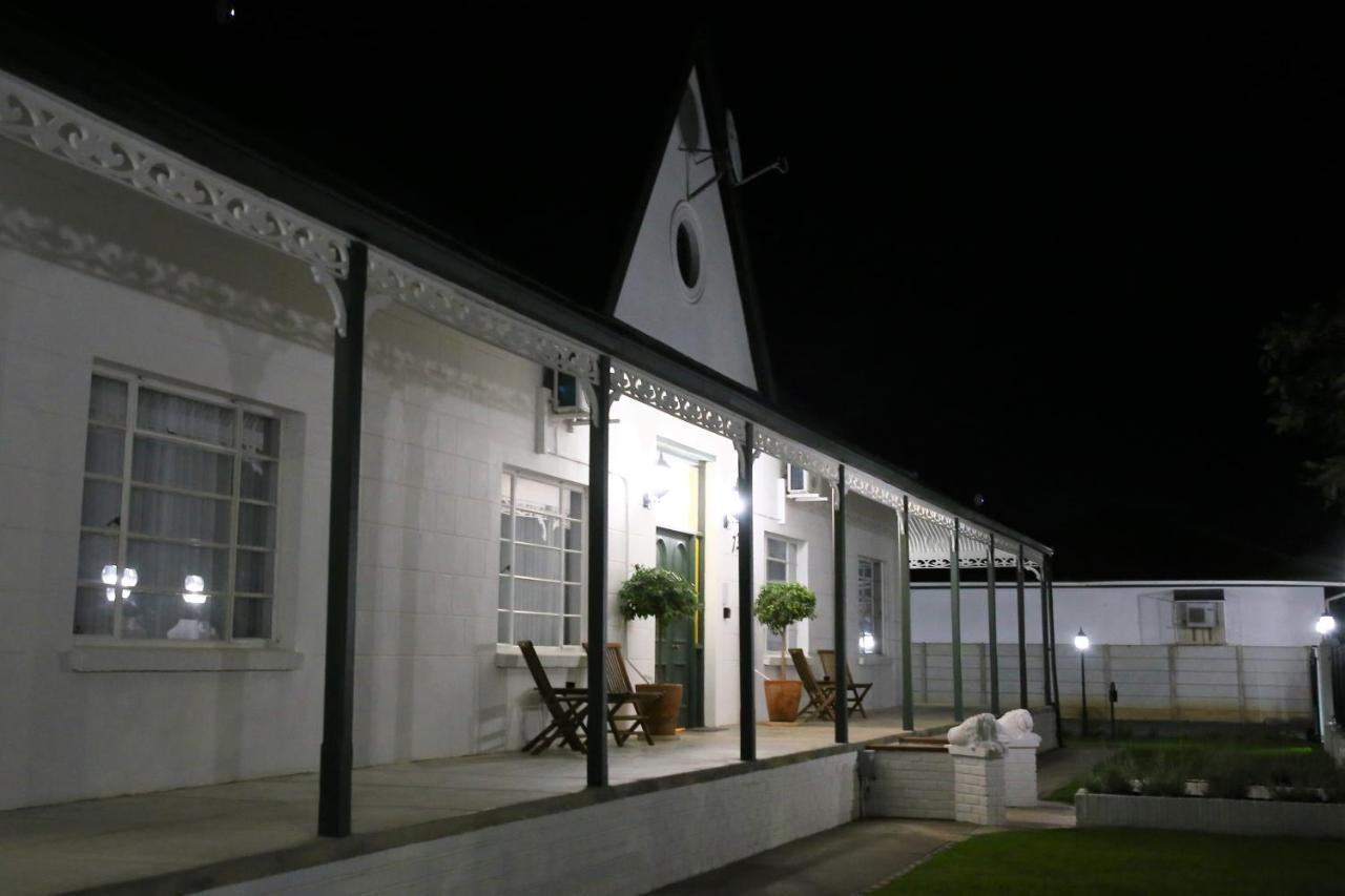 Victorian Square Guesthouse Ґраафф-Рейнет Екстер'єр фото