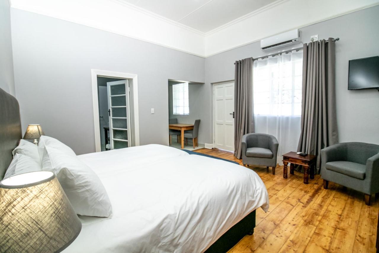 Victorian Square Guesthouse Ґраафф-Рейнет Екстер'єр фото